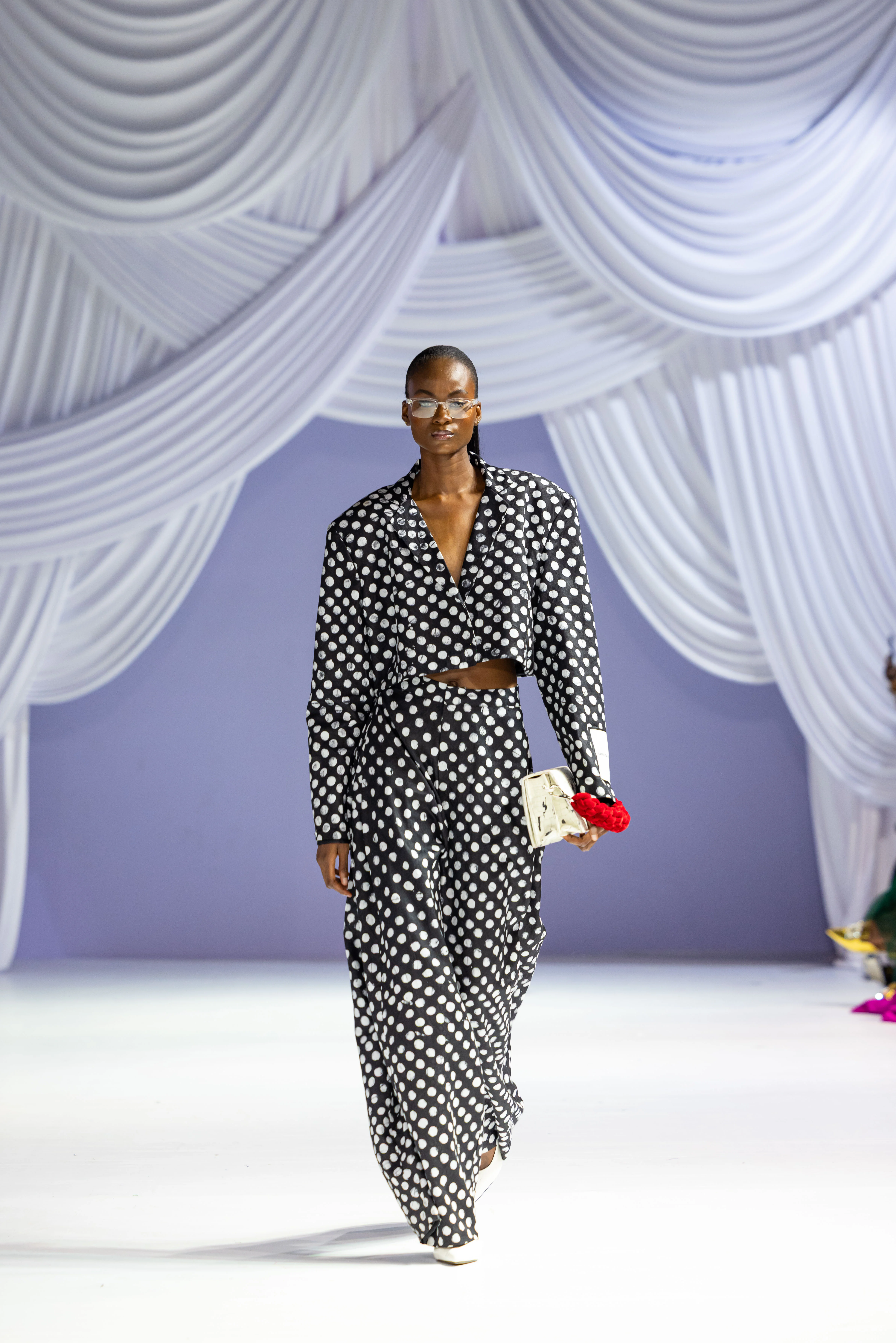 dot tailored set view 2
