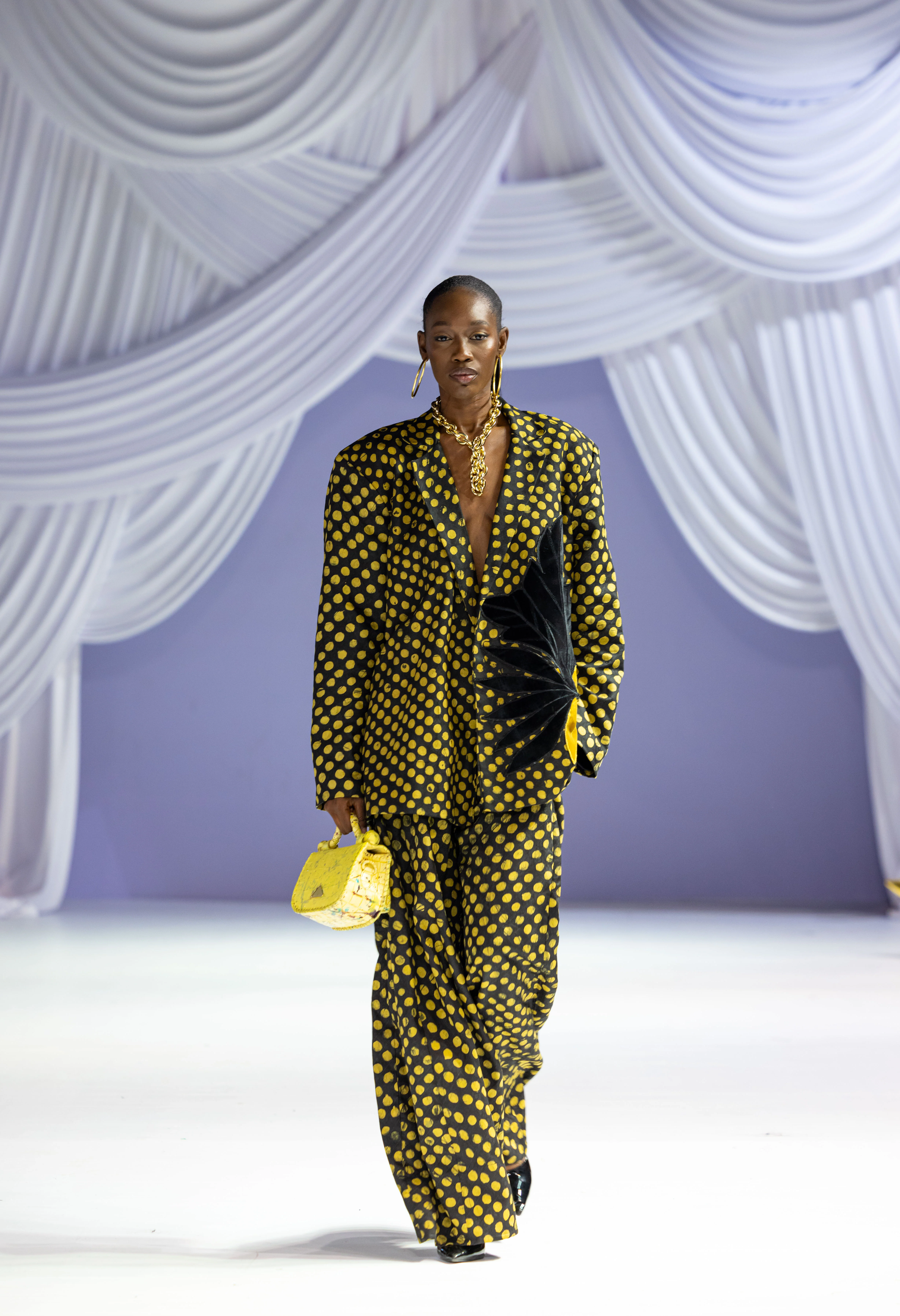 gold dot tailored set view 2